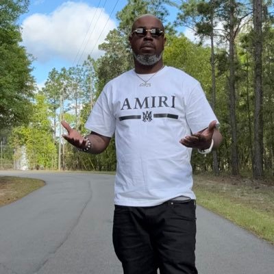 Ima nice guy when you really get to know me, so dont judge ask first!! #BEENRICH follow me on Instagram @6hris_stevens and amosc: @Gdiddy6
