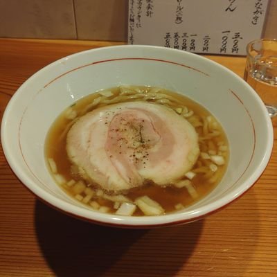 偏見や差別を嫌う性格です。親や周りの人に助けられて何とか生きています。人に対する感謝を忘れないように、思いやりを失くさないようにします。
まどドラとラーメンがかなり好きです。
発達障がいかも⁉️