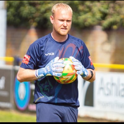 First Class BA (Hons) graduate in Football Coaching & Management @ucfb. UEFA C coach @RossAndysSoccer, GK Coach @BerkoFC, Head of Girls Coaching @berkhamstedr