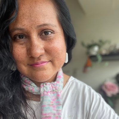 Peruana, Psicóloga, mujer creativa y Especialista en Talento & Proyectos DEI. Amo tejer, crear en cerámica y promover Salud Mental y equidad de género.