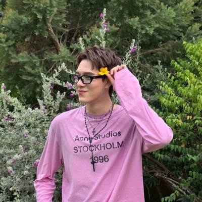 littleserene6's profile picture. ศิลปะไม่ได้สอนให้วาดรูปเป็น แต่สอนให้รู้จักการใช้ชีวิต - อ.ศิลป์ พีระศรี