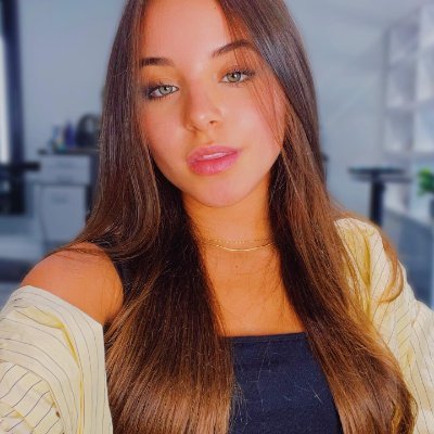 andreia96985's profile picture. 