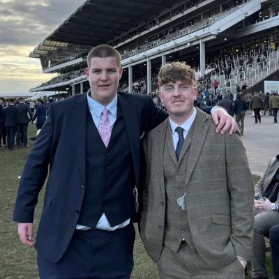 Robbbieevans's profile picture. 🇾🇪 🐎 UP THE VILLAGE!