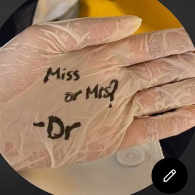 #UQUMED45 👩🏻‍⚕️🩺 2nd Year Medical Student / Chasing Dreams/ Dr. Happy🫶🏻💫