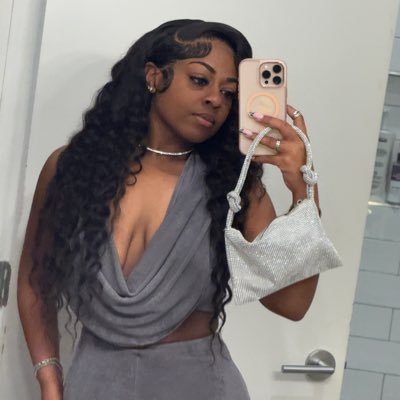 demayalboutain's profile picture. MayaB💕|October 18. snap: maya_b12