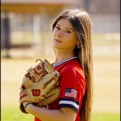 Sydneyj_2026's profile picture. @RoanokeSoftball commit♥️🖤🤍Grassfield High School | 2026 grad| Unity Sizemore 18U| OF/second base | 4.05 GPA