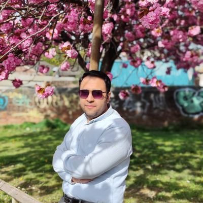 hediii12's profile picture. .بی پناهی، محفل آرا...
.

بعضی وقتها روزمرگی و حرص خوردن های سیاسی