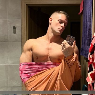 I lift and make wild content my main @bigdraser https://t.co/X9f5KWLmpD my telegram https://t.co/t88n0b9KWz