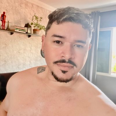 | um pouco louco, publicitário, eterno curioso que veio pra esse site pra ver besteira 👀 Capricórnio com ascendente em Câncer