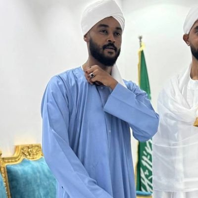 وذو جهل قد ينام على حرير وذو علم مفارشه التراب •🗣
السابع من أبريل ❤️🩹