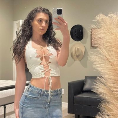 looking for district fun and to flirt 🤪🔞you can hmu on telegram @lovelyflirts22