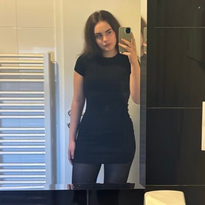 beba_ameba's profile picture. i shape-shift with minerals, also a mathematician interested in philosophy, 23