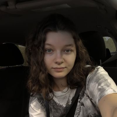 Kaity, 23, ❤️ @twentyonepilots
my old account was @kkaitylh it was hacked so please block it 😭