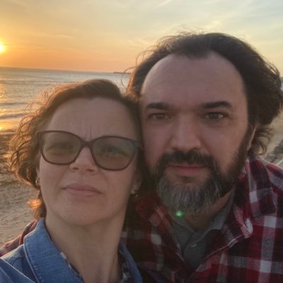 Peregrino reflexivo, terapeuta de la vida, discípulo crítico, constructor autodidacta, hijo pródigo. Contenido censurado por motivos poco claros...