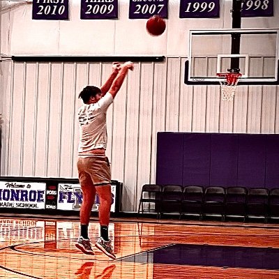 J_Lykins33's profile picture. 6'7 1/2 
Class of ‘28
245
3.8 GP 
TE/DE/RT
PF/C
Limestone Community High School 
✝️