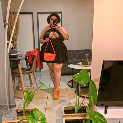 Kgoshigadi ya Mopedi👑MC🎤Host💃Motivational Speaker💕Chubby&Beautiful 😍❤️Rmojapelo61@gmail.com 😉Scorpio 🦂Plus Sized Model🧚Insta=Ray. Ray_babe♥️