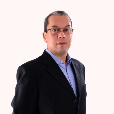 En contra de la mediocridad, la vagancia, y el egoísmo. Defensor de la democracia.