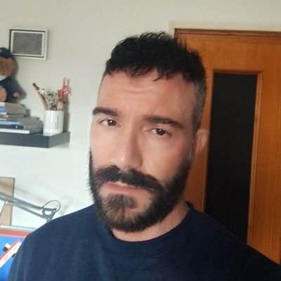 🇪🇺 ☮️ 🔮
Quello che ti manca chiedilo in prestito a te stesso.