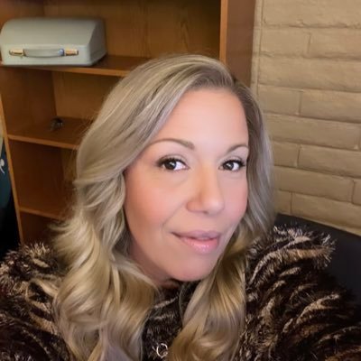 Comms Dir.|California|Fueled heavily by coffee...& my dog.🐶 🇺🇸✝️