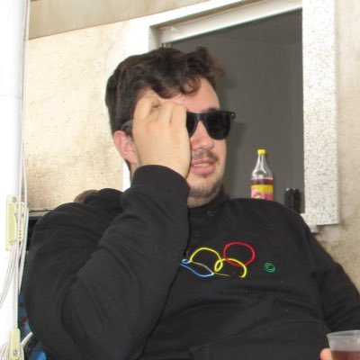 karlitoss04's profile picture. Persona non grata