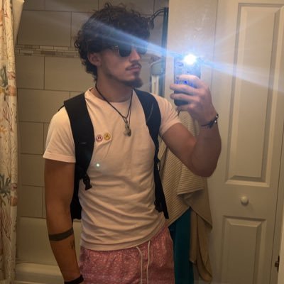 YvngLgnd38's profile picture. some people are living to die, others are dying to live, me personally I’m living before I die because you only get it once so stop pretending go live life
