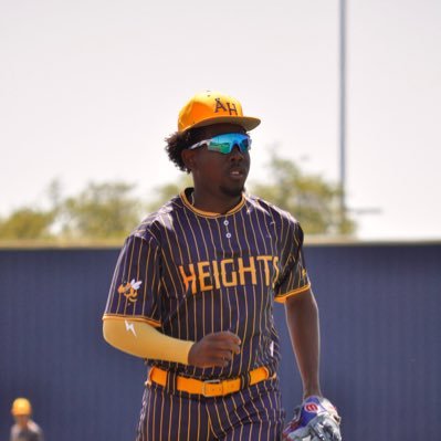 TheAaronDantata's profile picture. 6’1 (200 lbs) /OF/ AHHS 26’