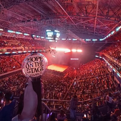 owner of @mrjsoshoppe | she/her | ARMYCARAT 💜💎 | @BTS_twt is my ANPANMAN 🦸♂️ | Personal/Fan Account | Stay humble 💜 | #mrj_gives 🤍 | hobi 04.12.25 🇵🇭🐿️