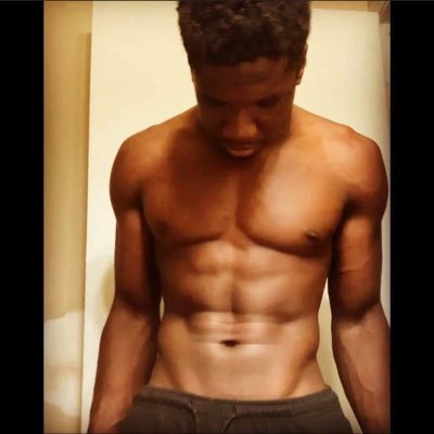 lifeofnicholyas's profile picture. 