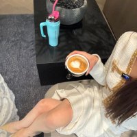 Alice (@alibuka84842790) 's Twitter Profile