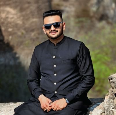 Bas Yadain Reh Jati HaiN 🐰🖤💜🐰
اَلٌفِراقُ اَشَدُّ_________مِنَ الٌمَوتِ
جُدائی موت سے زیادہ سخت ھے