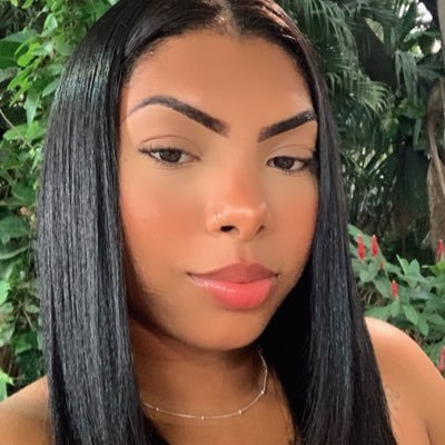 karolcomk04's profile picture. há milhares, mas eu sou eu.