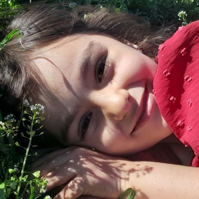 و أنَا أبحَثُ عنِّي
وَجَدْتُكَ یٰا حُسین..
و هنگامی که در پی خودم بودم
تو را یافتم یا حسین…
