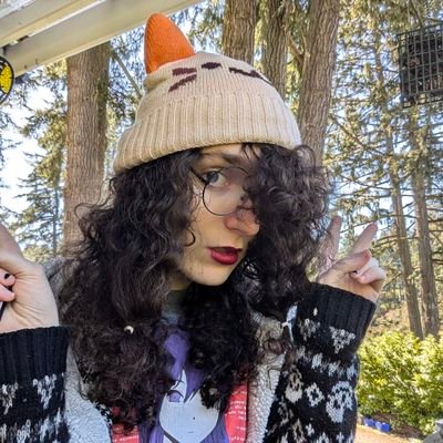 NSFW, NO MINORS. 24 y/o plural poly doll, (🐁,🦌,🐶,🦨)girl & angeldoll, dumb lil freak, sometimes makes art and music.