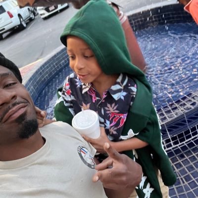 Floss up young nigga touched up KingFlossy Aka BIGFlossy https://t.co/7g5A2EY8G0
