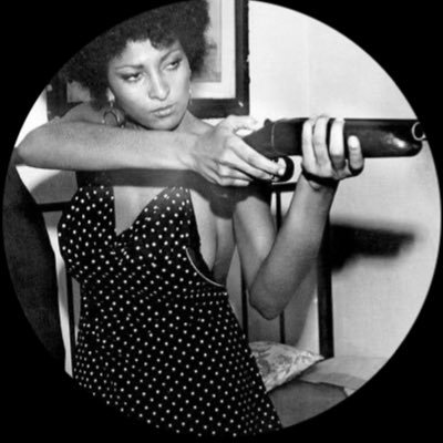 Hairstylist , mother, daughter alchemist. Free thinking, outspoken, opinionated, masterpiece trying to master peace. I’m lots of fun at parties! #LV21