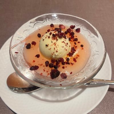 miyako88neko's profile picture. メルカリという企業とその経営者、そこで働く人たちを軽蔑しています