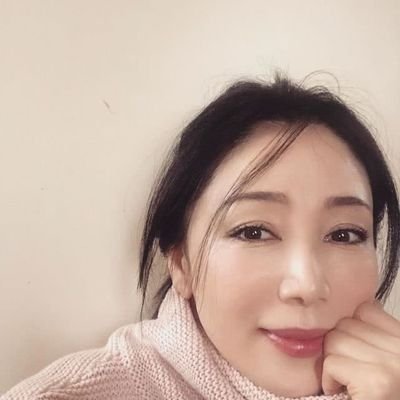 これまで自分で調べたり、人に勧められた銘柄に投資してきましたが、ほとんど損ばかりでした。でも、ある先生に出会ってから状況が一変。アドバイス通りに投資したところ、安定して利益が出るようになりました。投資で悩んでいる方は、一度その先生をチェックしてみてもいいかもしれません。私のように変われるきっかけになるかもしれません。
