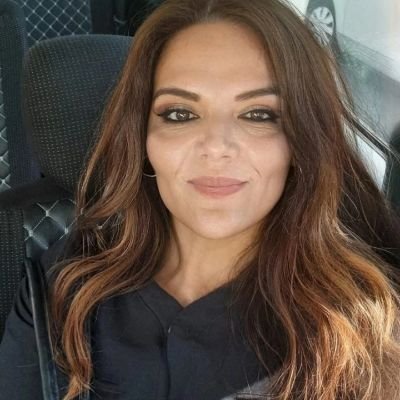 Sevgica20940377's profile picture. ATATÜRKhayranı
Eğer mutlu olmak istiyorsanız bu kolay Başkaları kadarmutlu olmak istiyorsanız bu imkansız Çünkü biz başkalarını olduklarından daha mutlu sanırız