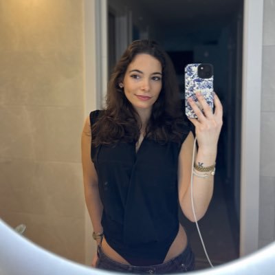 🌸✈️🌍🌙🐶🧡📸📍