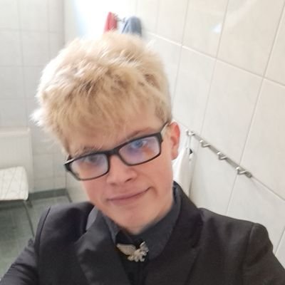 nk2799's profile picture. Ich liebe Gitarre spielen und schreibe meine eigenen Songs