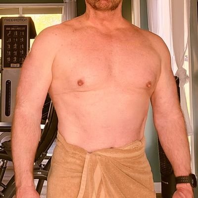 Masc, fit, well-educated, professional who's drawn to sexy, uninhibited women, & hung Tops.
👀 for good FWB/Fuckbuds in the D(M)V area. ▶️STI Free on PREP ub2