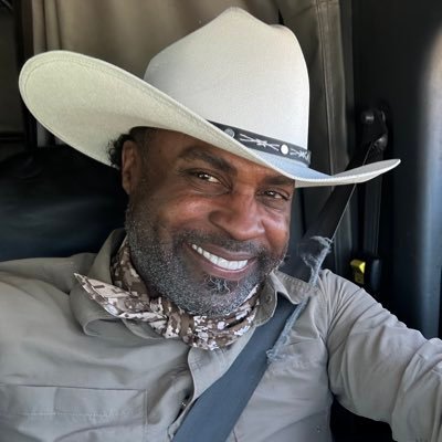 EricKingston202's profile picture. Common sense always prevails!