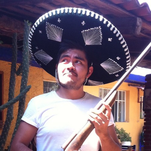 racsonavy's profile picture. Soy de esos que les gusta tomar la vida por los cuernos, las conchas, donas y hasta teleras.