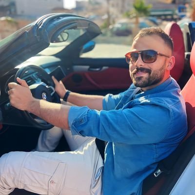 أَنَا الدَّمَشْقِيُّ لَوْ شَرَحْتُمْ جَسَدِي لَسَالَ مِنْهُ عَنَاقِيدٌ وَتَفَاح