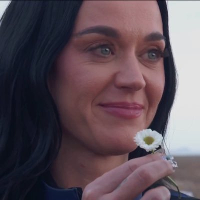 flowerbr143's profile picture. 