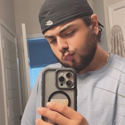 M_V_V01's profile picture. 