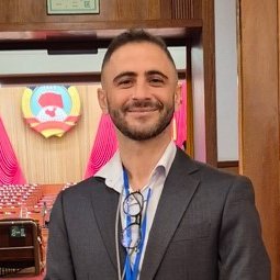 Periodista y chinólogo en @clarincom
Actualmente creando contenido en China
Opino cositas de NBA /Freestyle/ y me quejo de boquita.