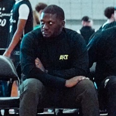 Coach Que Profile
