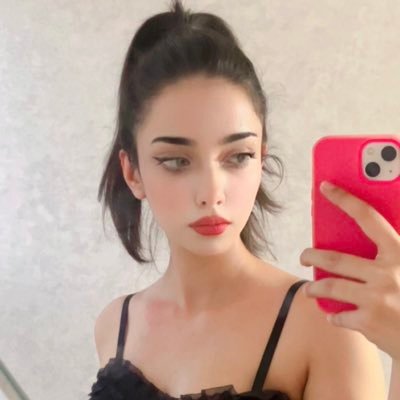 diamnazi's profile picture. خوابیدم الان