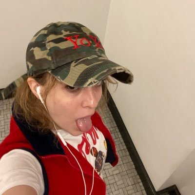 slowbabylungs's profile picture. 